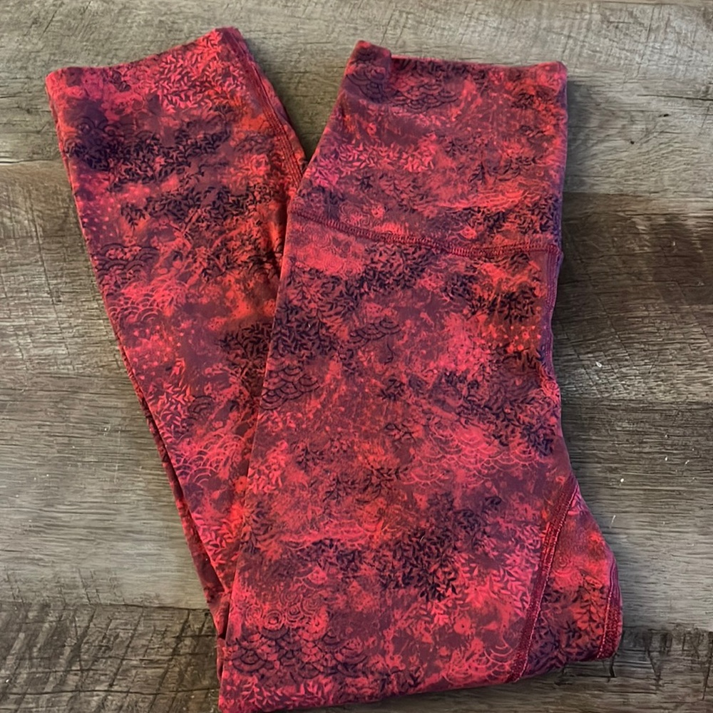 Lululemon Align 21” size 2; red and black